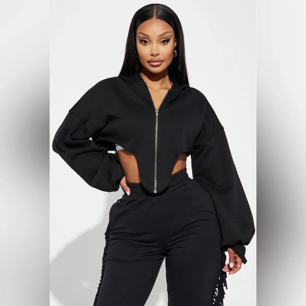 2/$30 👚 Fashion Nova - Cropped Black Hooded Bomber Jacket - size medium - Picture 8 of 8